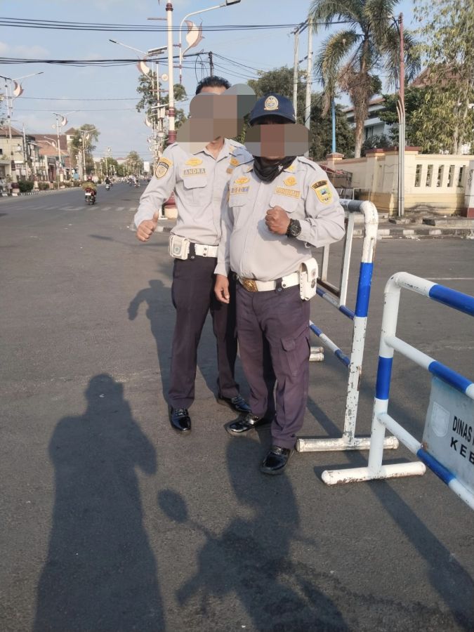kenapa alun2 jalan ditutup,bikin muter mau lewat 