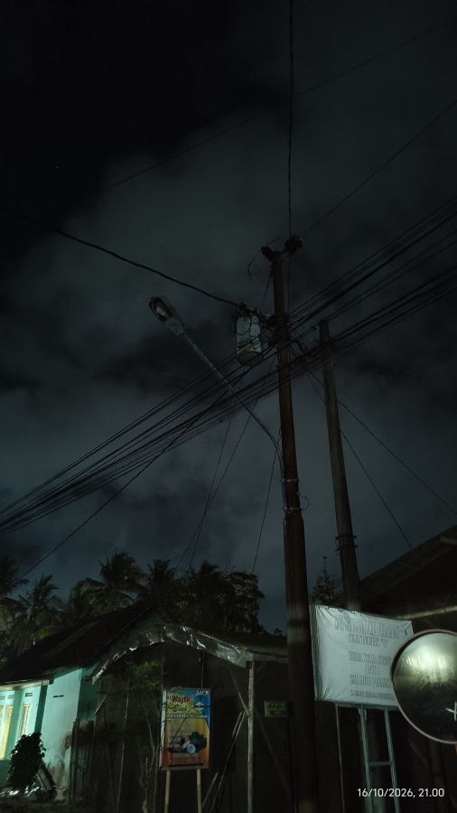 Lampu penerangan jalan umum