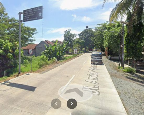 Truk Besar Melewati Jl.Daendles Mirit dan membahayakan